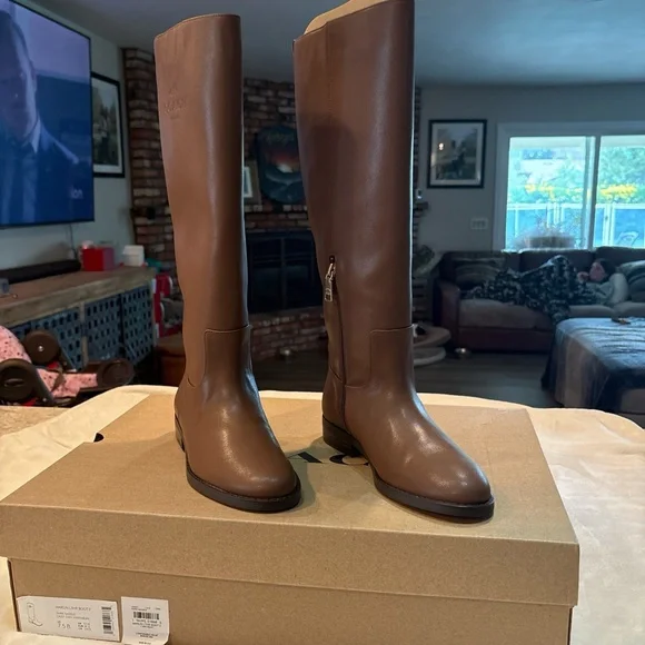 Coach Dark Saddle Box - Picture 4 of 4